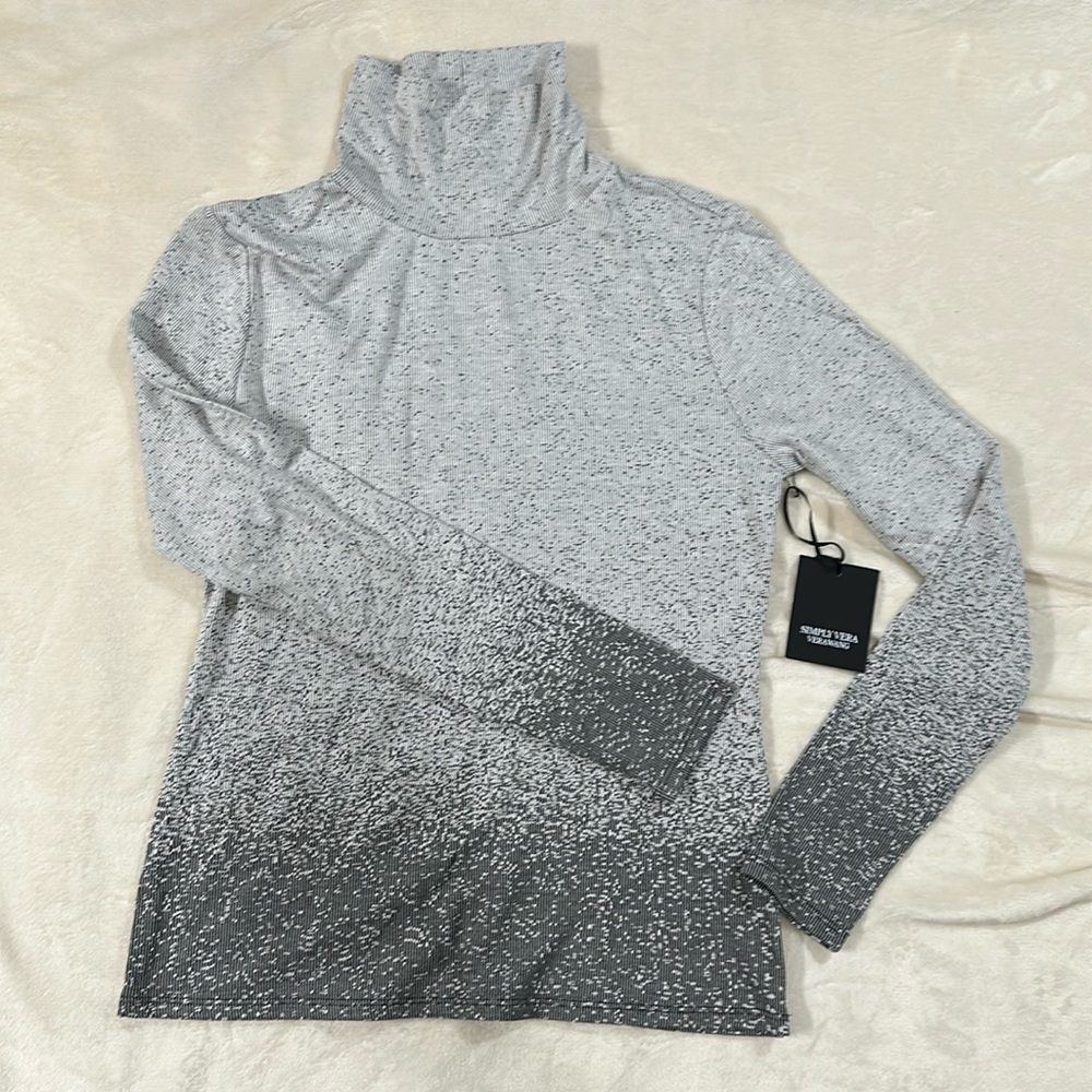 Simply Vera Wang Grey ombré Long Sleeve turtleneck NWT